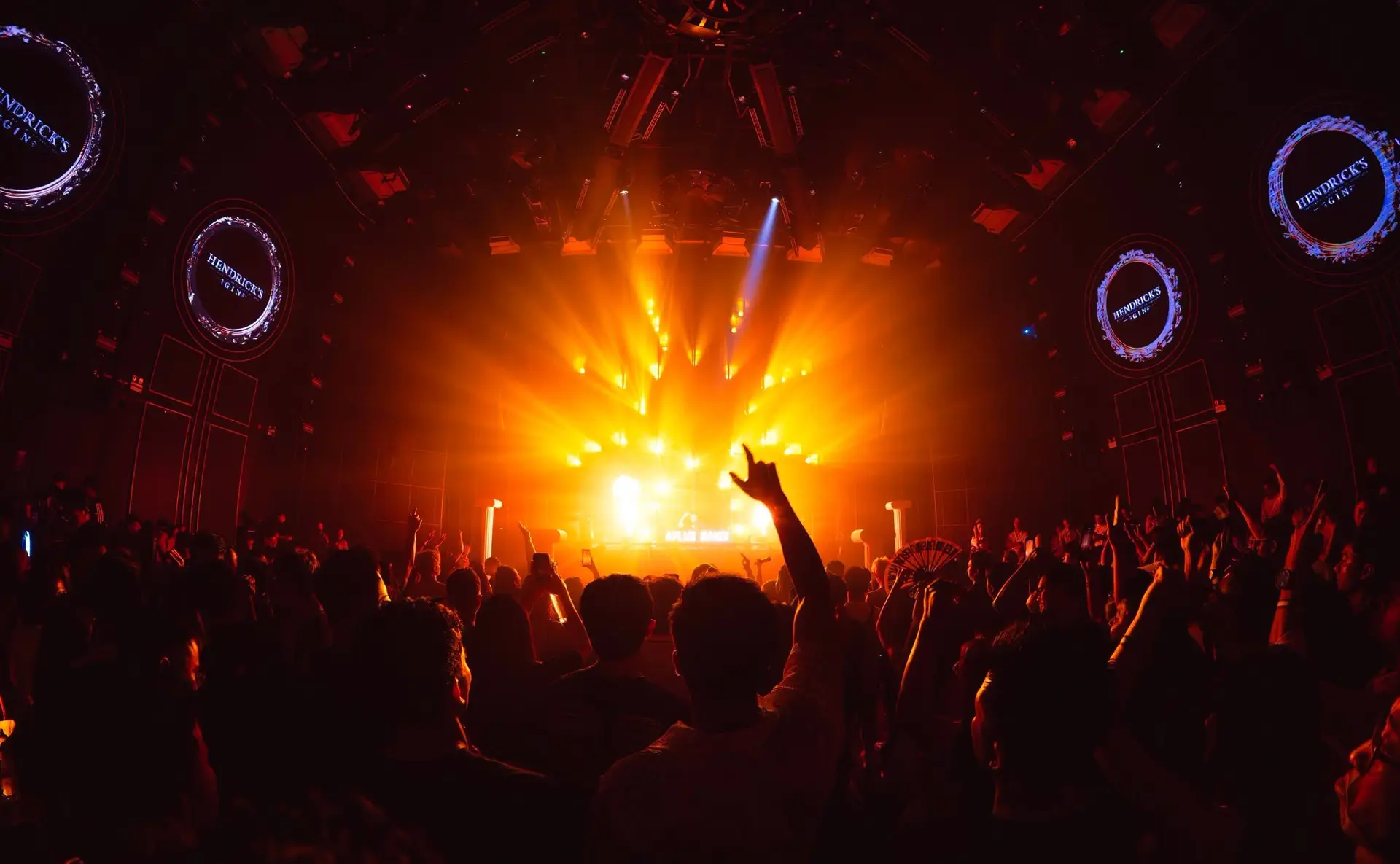 DJ quốc tế trên sân khấu APLUS